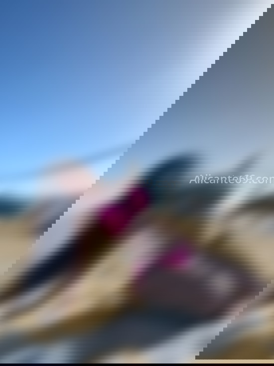 Nicole, joven modelo elegante . 613597692. Citas en ALICANTE, ALICANTE. www.alicante69.com.