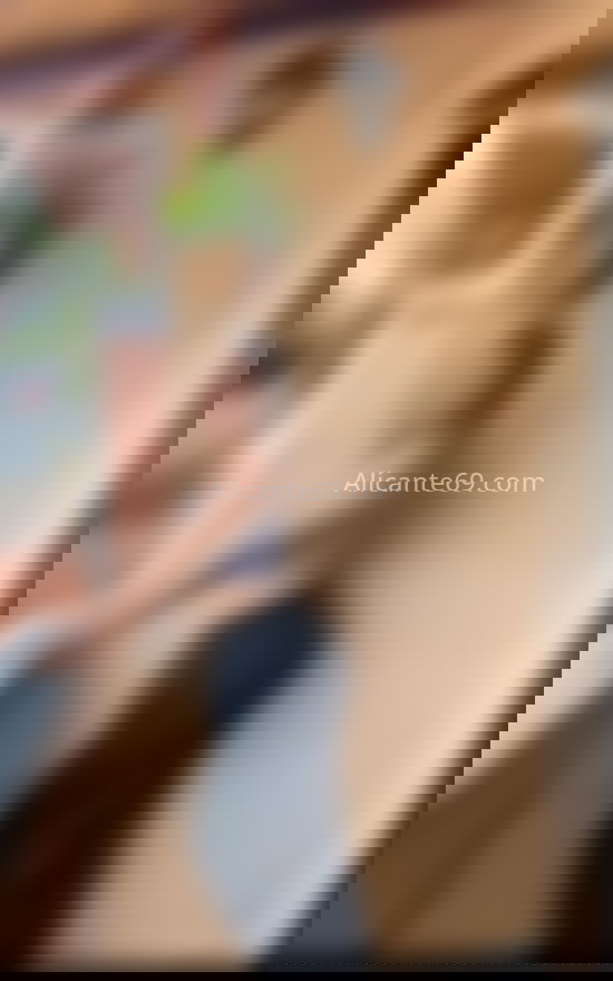 Marina, joven colombiana . 631236215. Citas en ALICANTE, ALICANTE. www.alicante69.com.