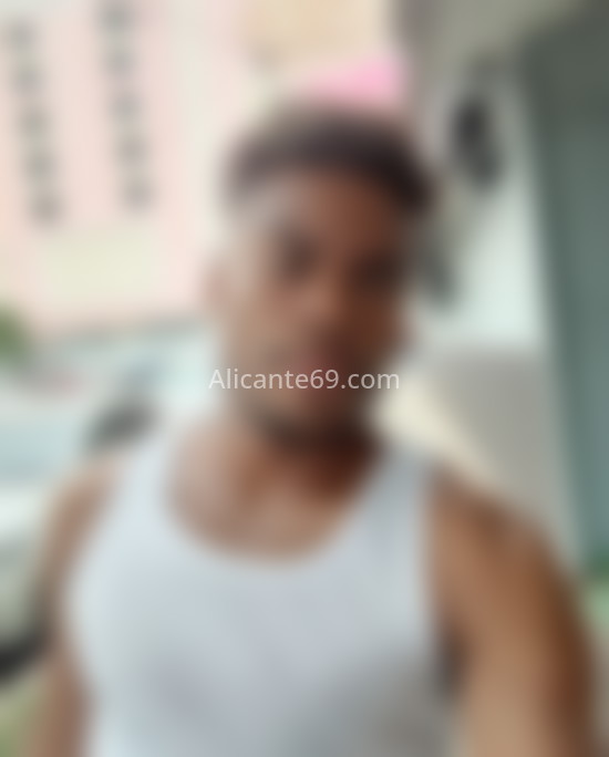 Alessandro, latino agradable. 607200561. Citas en ALICANTE, ALICANTE. www.alicante69.com.