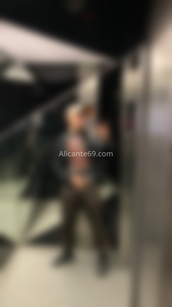 Jovencito latino . 683621498. Citas en ALICANTE, ALICANTE. www.alicante69.com.