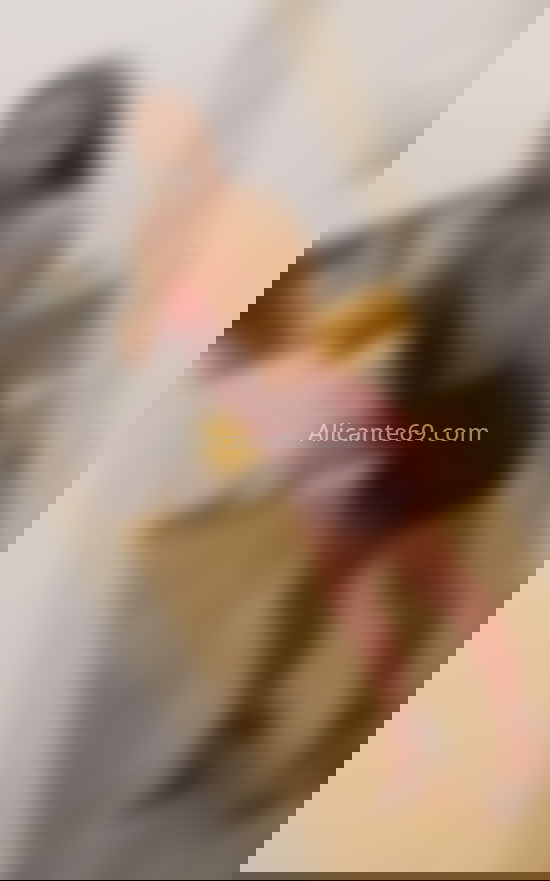 Laura, joven morena latina . 642641450. Citas en ALICANTE, ALICANTE. www.alicante69.com.