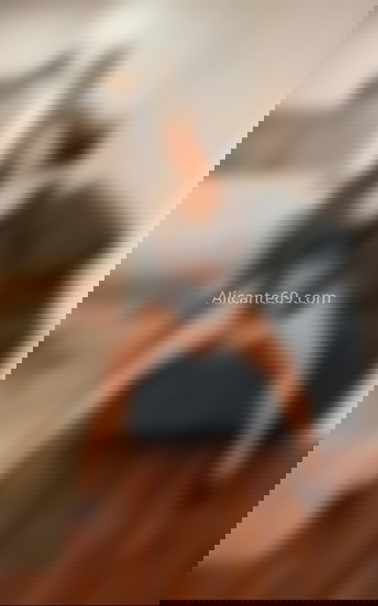 Valeria, flaquita colombiana . 695489600. Citas en ALICANTE, ALICANTE. www.alicante69.com.