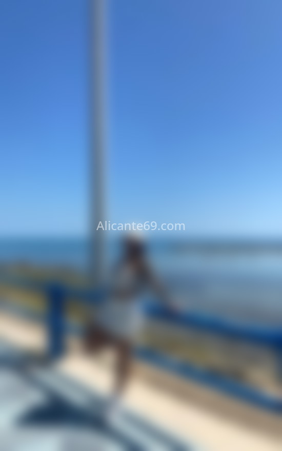 Alison, colombiana de 21 años . 695941965. Citas en ALICANTE, ALICANTE. www.alicante69.com.