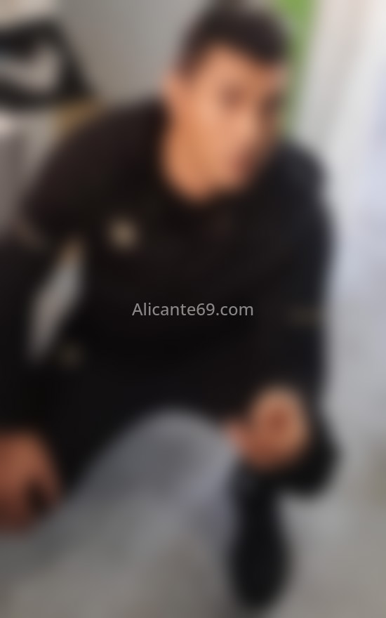 Cristian, chico brasileño. 722494883. Citas en ALICANTE, ALICANTE. www.alicante69.com.