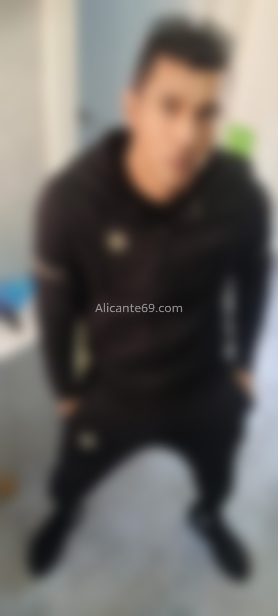 Cristian, chico brasileño. 722494883. Citas en ALICANTE, ALICANTE. www.alicante69.com.