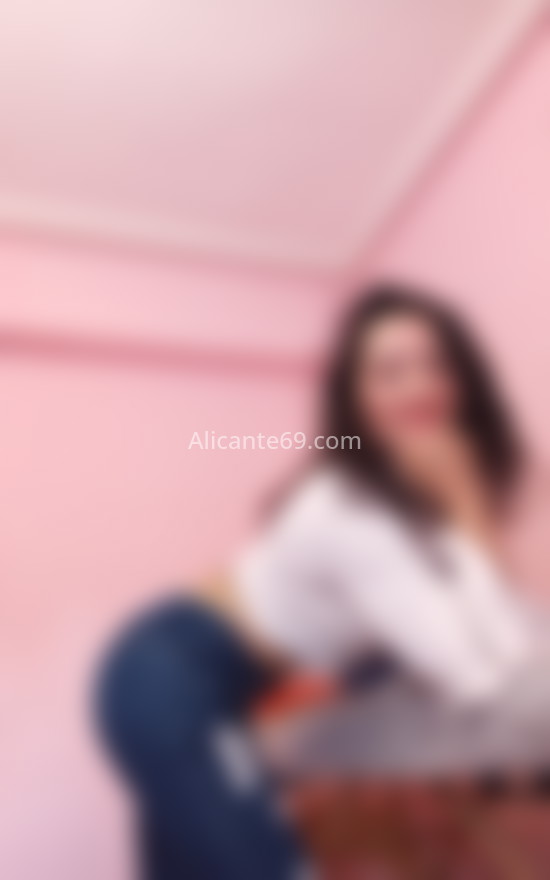 Alma Ferrer, masajista . 624705687. Citas en ALICANTE, ALICANTE. www.alicante69.com.