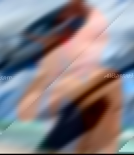Valentina, guapa y elegante. 672289861. Citas en ALICANTE, ALICANTE. www.alicante69.com.