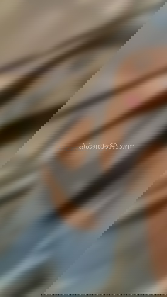 Niki, jovencita dominicana. 623548127. Citas en ALICANTE, ALICANTE. www.alicante69.com.