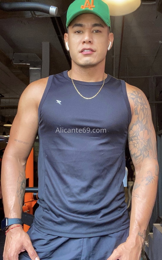 Max, colombiano. 600418013. Citas en ALICANTE, ALICANTE. www.alicante69.com.
