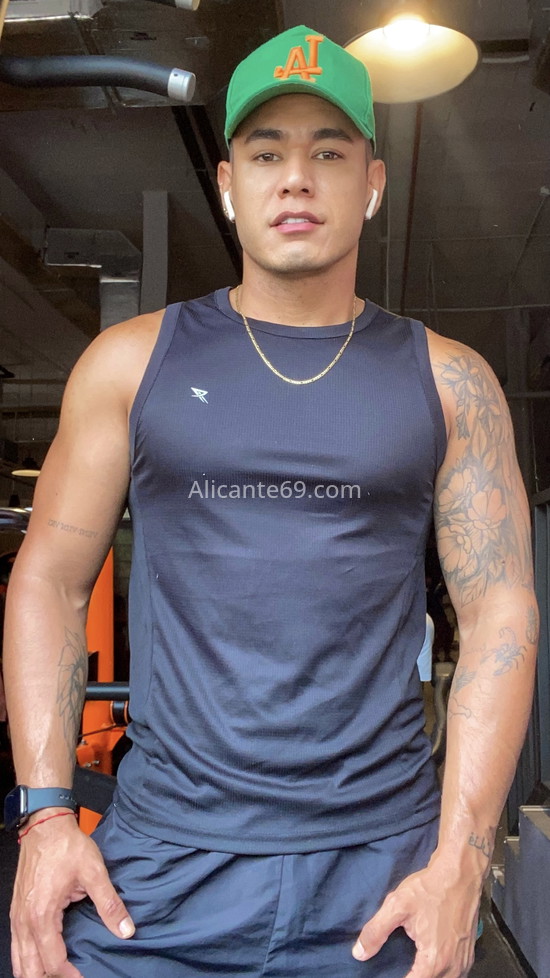 Max, colombiano. 600418013. Citas en ALICANTE, ALICANTE. www.alicante69.com.