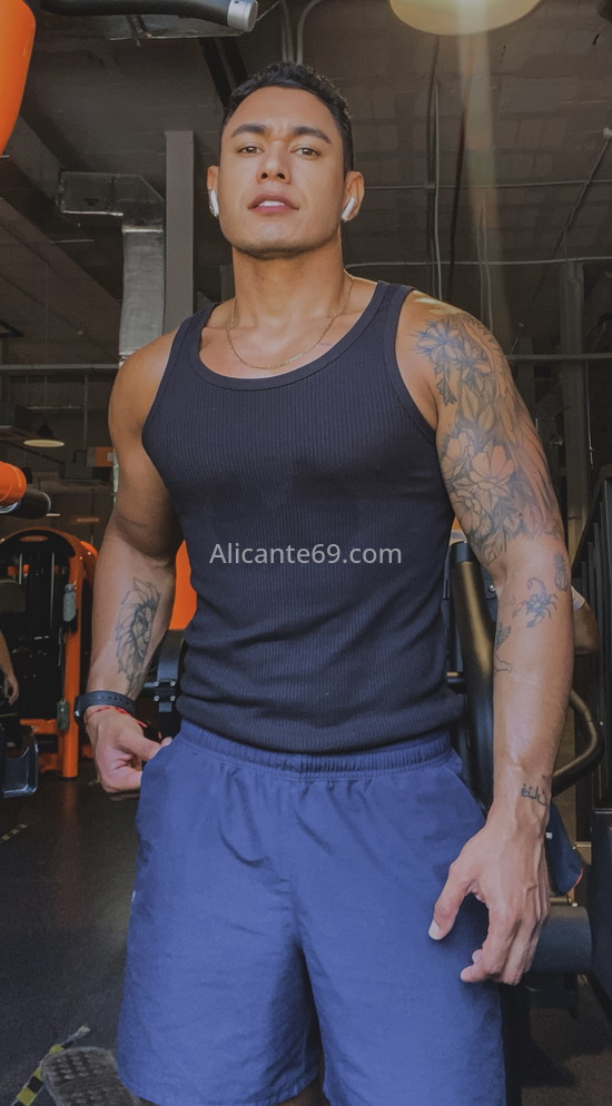 Max, colombiano. 600418013. Citas en ALICANTE, ALICANTE. www.alicante69.com.
