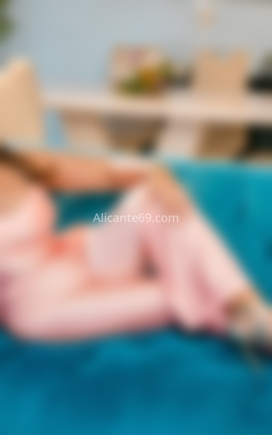 Mariana, argentina, hablo ingles. 611353449. Citas en ALICANTE, ALICANTE. www.alicante69.com.