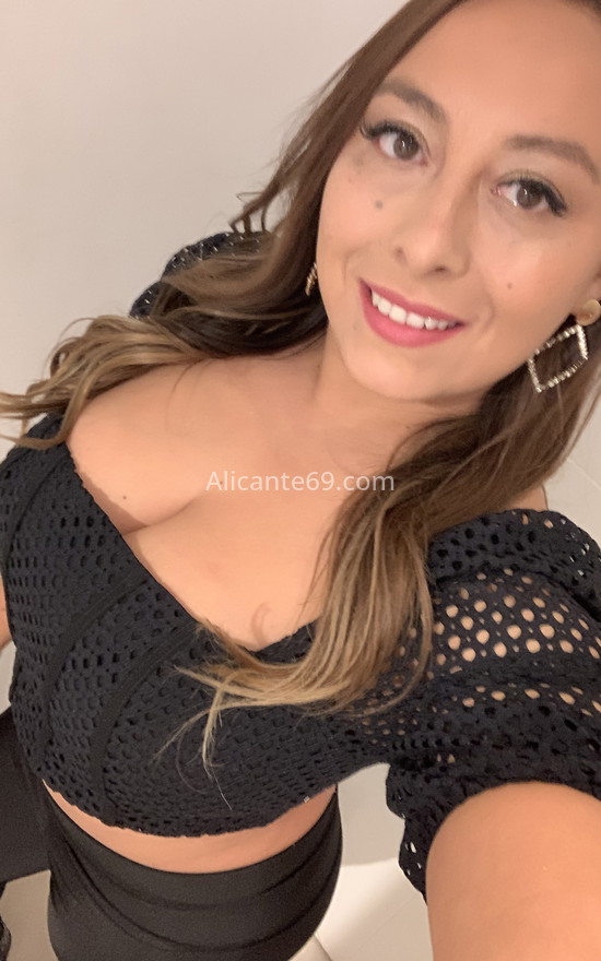 Mariana, argentina, hablo ingles. 611353449. Citas en ALICANTE, ALICANTE. www.alicante69.com.