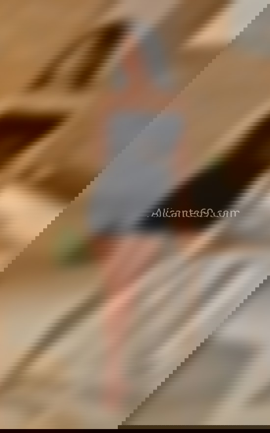 Mía, hermosa y divertida morena . 656834191. Citas en ALICANTE, ALICANTE. www.alicante69.com.