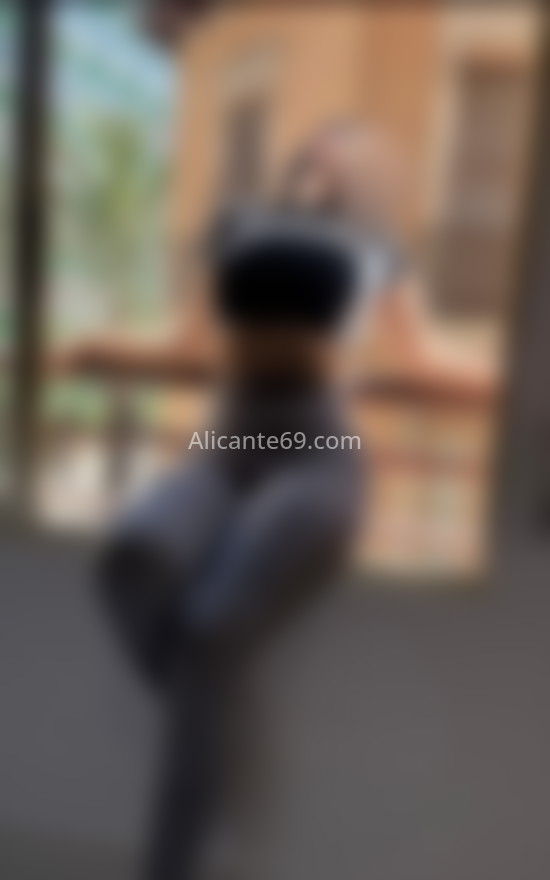Melissa, turista con ganas de aventuras. 603471020. Citas en ALICANTE, ALICANTE. www.alicante69.com.