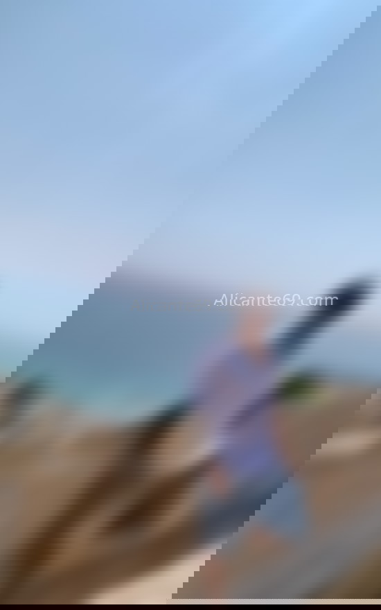 Ramiro, latino. 672954196. Citas en ALICANTE, ALICANTE. www.alicante69.com.