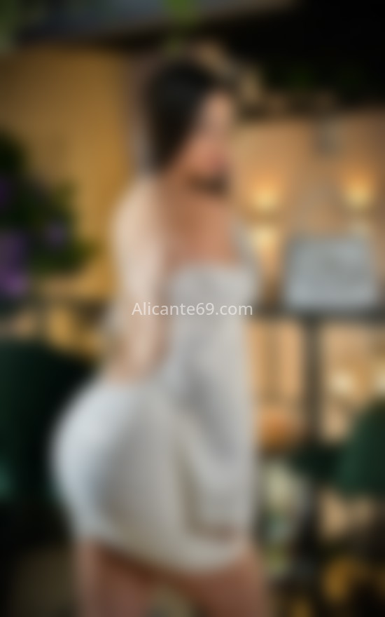 Dulce, jovencita muy enrollada. 691861695. Citas en ALICANTE, ALICANTE. www.alicante69.com.