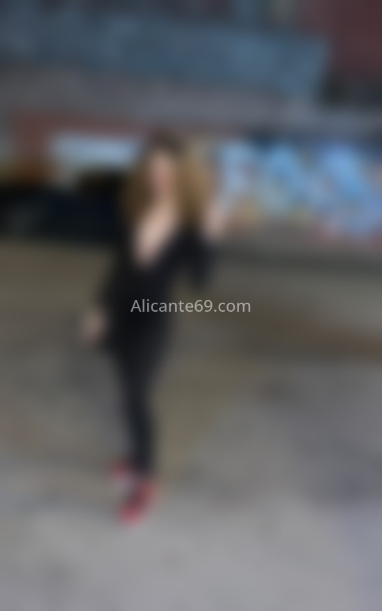 Luna, jovencita encantadora. 622909827. Citas en ALICANTE, ALICANTE. www.alicante69.com.