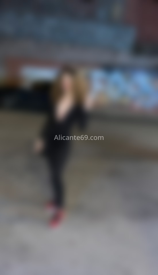 Luna, jovencita encantadora. 622909827. Citas en ALICANTE, ALICANTE. www.alicante69.com.