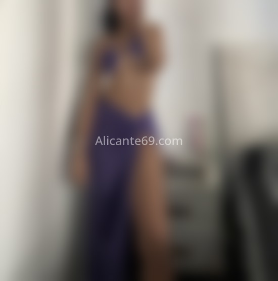 Ainhoa, chica de Medellín. 602694858. Citas en ALICANTE, ALICANTE. www.alicante69.com.