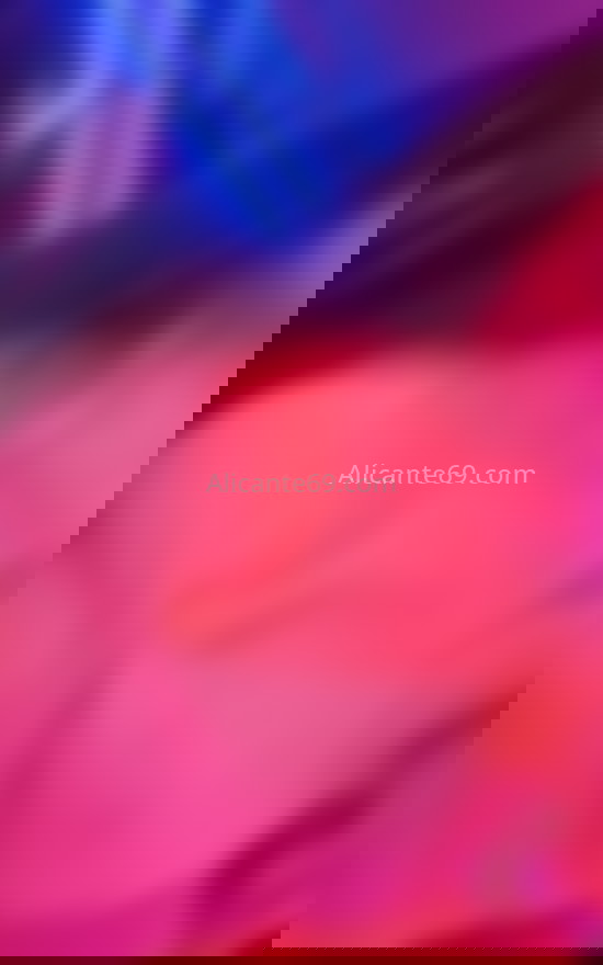 Laura, joven latina. 611238155. Citas en ALICANTE, ALICANTE. www.alicante69.com.