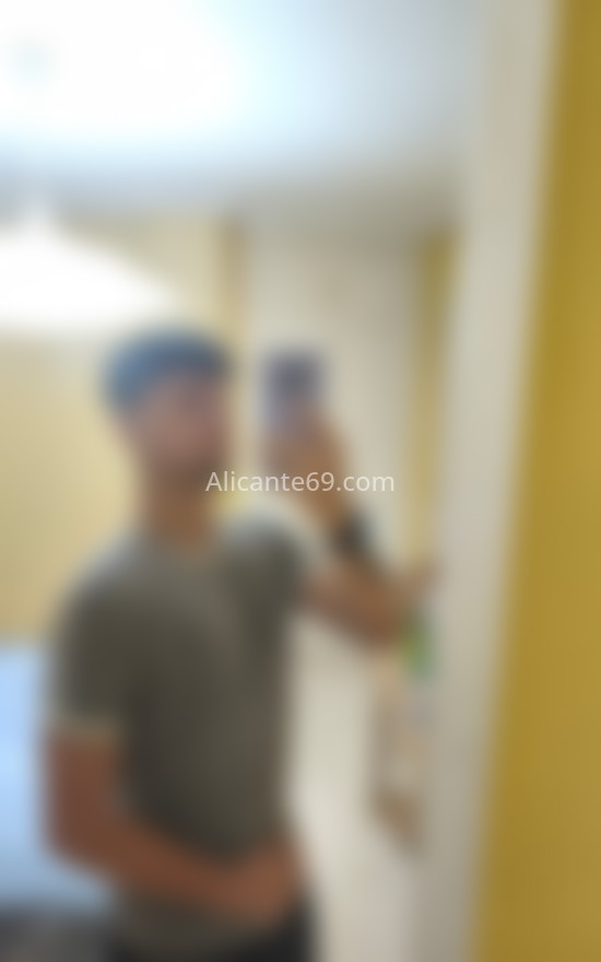 Andy, joven colombiano. 678532891. Citas en ALICANTE, ALICANTE. www.alicante69.com.