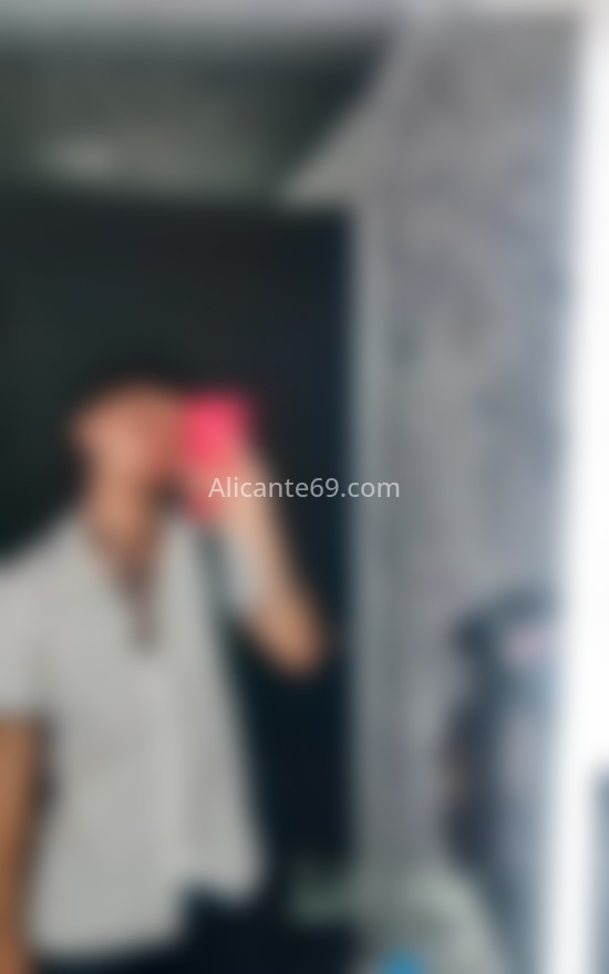 Andy, joven colombiano. 678532891. Citas en ALICANTE, ALICANTE. www.alicante69.com.