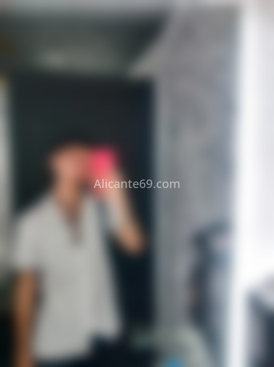 Andy, joven colombiano. 678532891. Citas en ALICANTE, ALICANTE. www.alicante69.com.