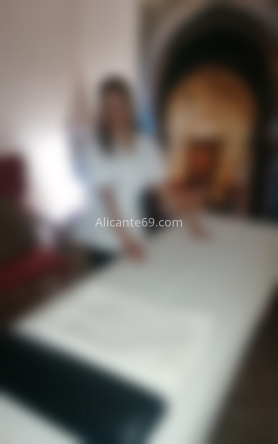 Diana. Masajista Profesional. 642803316. Citas en ALICANTE, ALICANTE. www.alicante69.com.