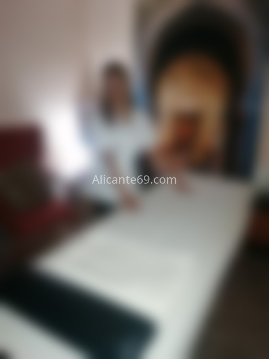Diana. Masajista Profesional. 642803316. Citas en ALICANTE, ALICANTE. www.alicante69.com.