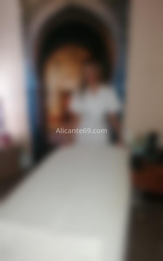 Diana. Masajista Profesional. 642803316. Citas en ALICANTE, ALICANTE. www.alicante69.com.