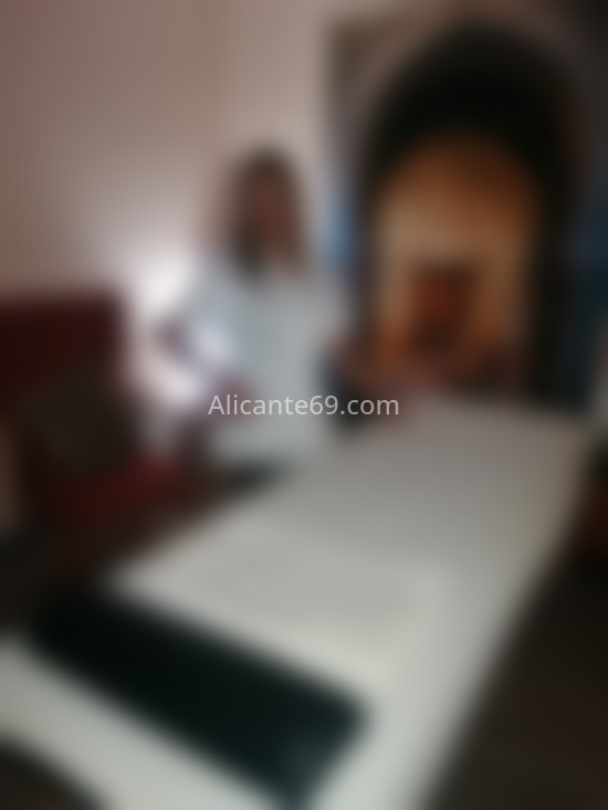 Diana. Masajista Profesional. 642803316. Citas en ALICANTE, ALICANTE. www.alicante69.com.