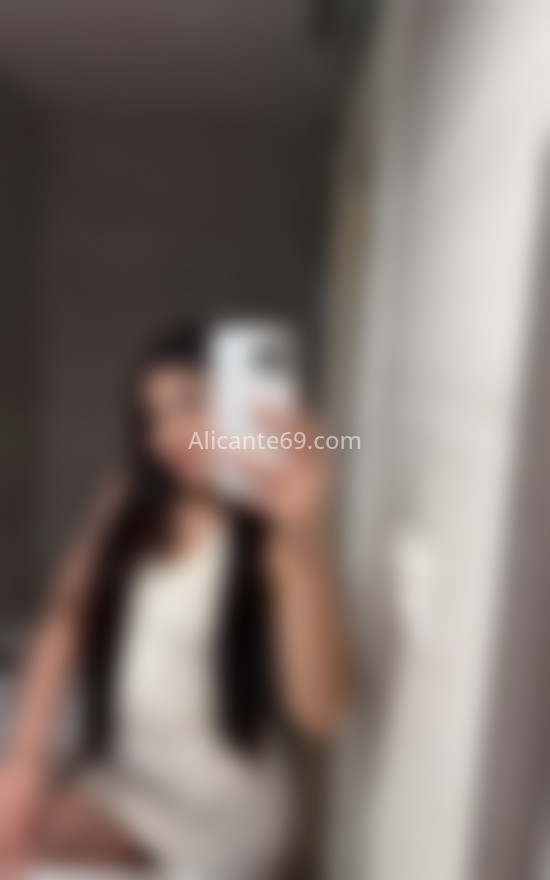 Cristal, joven colombiana. 643054542. Citas en ALICANTE, ALICANTE. www.alicante69.com.
