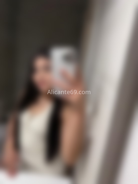 Cristal, joven colombiana. 643054542. Citas en ALICANTE, ALICANTE. www.alicante69.com.