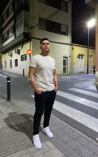 Xander, chico latino . 624540985. Citas en ALICANTE, ALICANTE. www.alicante69.com.