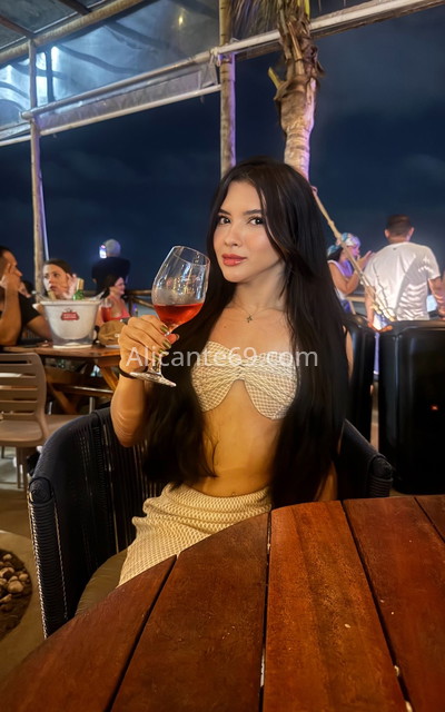 Fernanda, brasileña. 611201718. Citas en ALICANTE, ALICANTE. www.alicante69.com.