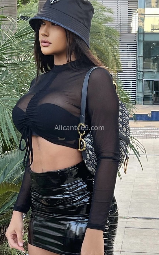Bianca, fiestera brasileña . 612203579. Citas en ALICANTE, ALICANTE. www.alicante69.com.