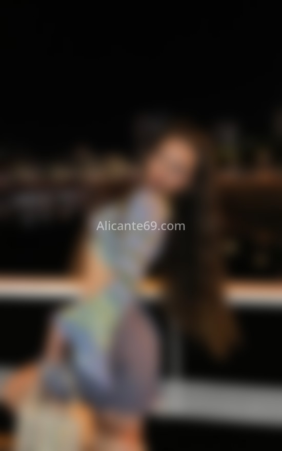 Antonella, joven muy risueña. 613909177. Citas en ALICANTE, ALICANTE. www.alicante69.com.