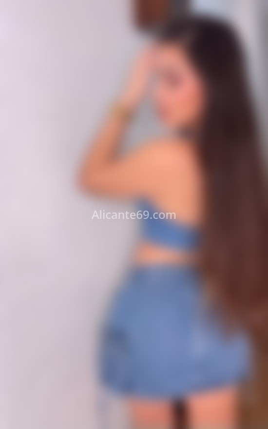 Antonella, joven muy risueña. 613909177. Citas en ALICANTE, ALICANTE. www.alicante69.com.