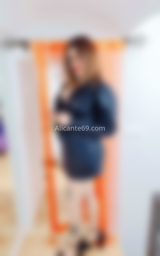 Alejandra, chica trans rubia. 613533463. Citas en ALICANTE, ALICANTE. www.alicante69.com.