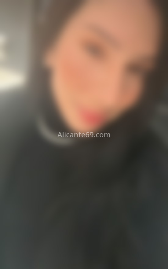 Andrea, latina estudiante de intercambio. 602694228. Citas en ALICANTE, ALICANTE. www.alicante69.com.