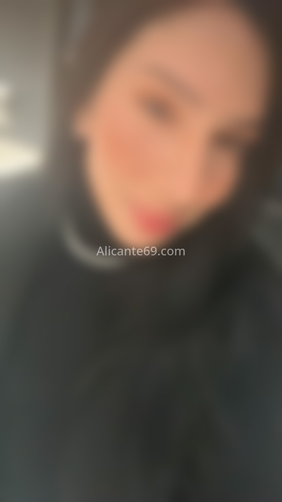 Andrea, latina estudiante de intercambio. 602694228. Citas en ALICANTE, ALICANTE. www.alicante69.com.