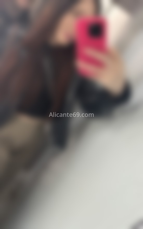 Andrea, latina estudiante de intercambio. 602694228. Citas en ALICANTE, ALICANTE. www.alicante69.com.
