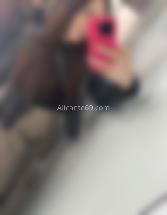Andrea, latina estudiante de intercambio. 602694228. Citas en ALICANTE, ALICANTE. www.alicante69.com.