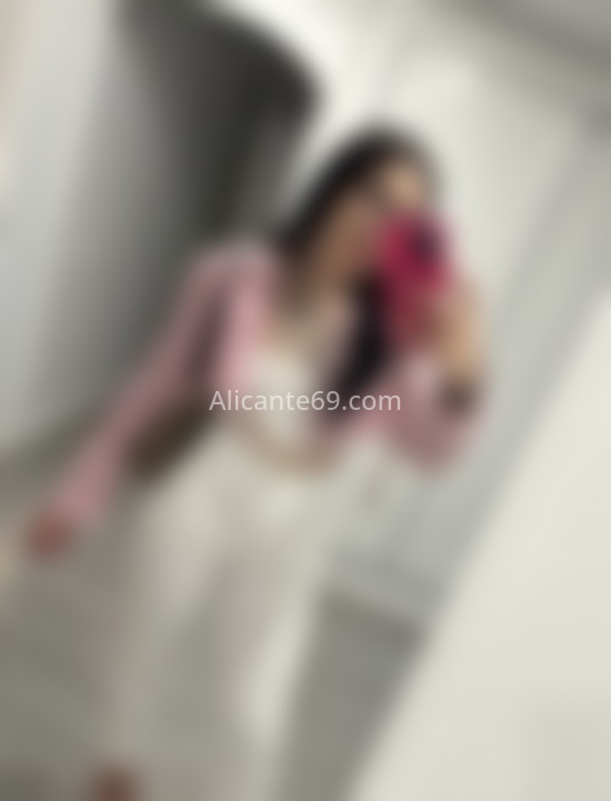 Andrea, latina estudiante de intercambio. 602694228. Citas en ALICANTE, ALICANTE. www.alicante69.com.
