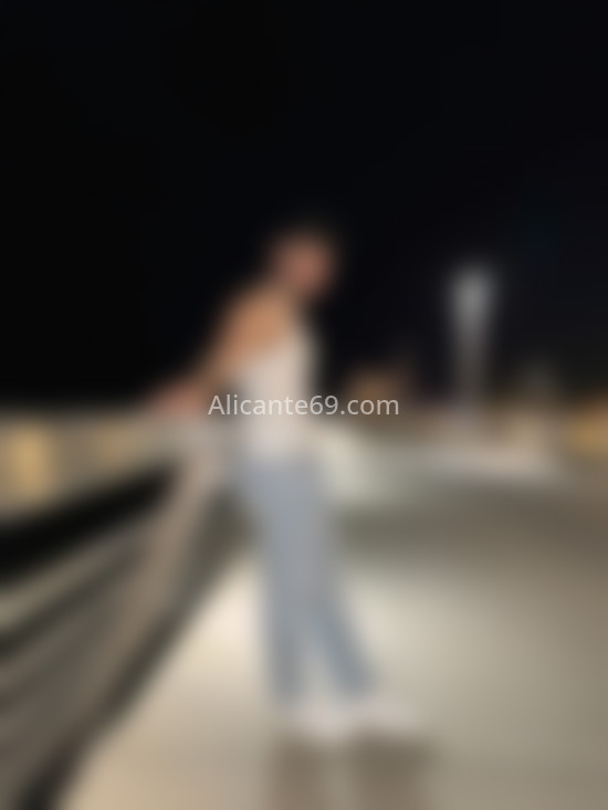 Daniel, latino recién llegado. 627275163. Citas en ALICANTE, ALICANTE. www.alicante69.com.