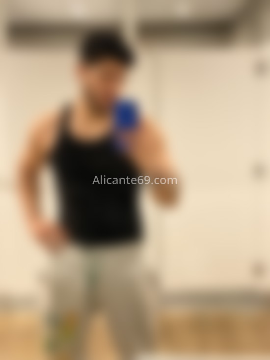 Daniel, latino recién llegado. 627275163. Citas en ALICANTE, ALICANTE. www.alicante69.com.