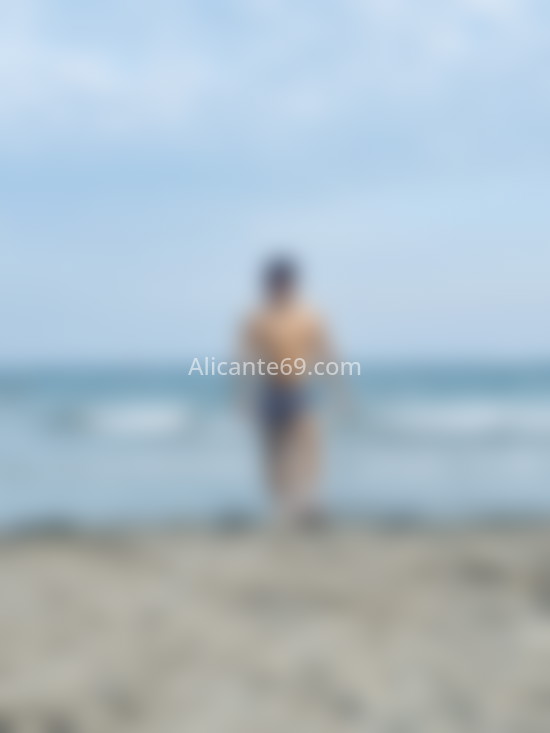 Daniel, latino recién llegado. 627275163. Citas en ALICANTE, ALICANTE. www.alicante69.com.