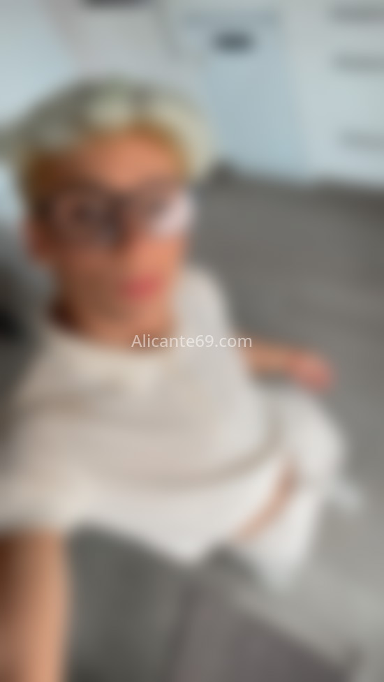 Ken, joven venezolano. 675418141. Citas en ALICANTE, ALICANTE. www.alicante69.com.