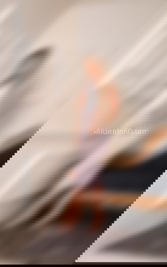 Eli, chica colombiana muy guapa. 641460458. Citas en ALICANTE, ALICANTE. www.alicante69.com.
